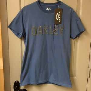 Oakley T- Shirt NWT